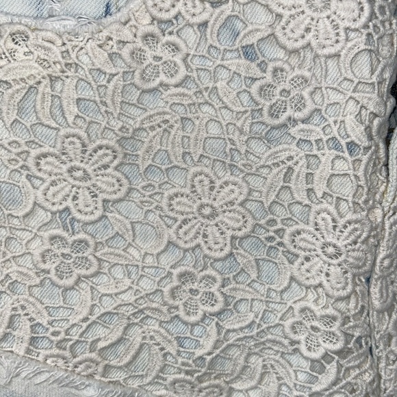 Abercrombie & Fitch Floral Crochet Front Shorts Size 25 - Picture 2 of 6